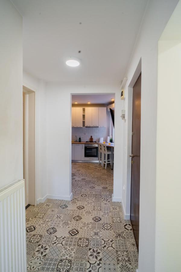 One Bedroom Flat In Bucharest'S Historic District Eksteriør billede