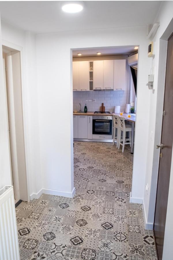One Bedroom Flat In Bucharest'S Historic District Eksteriør billede