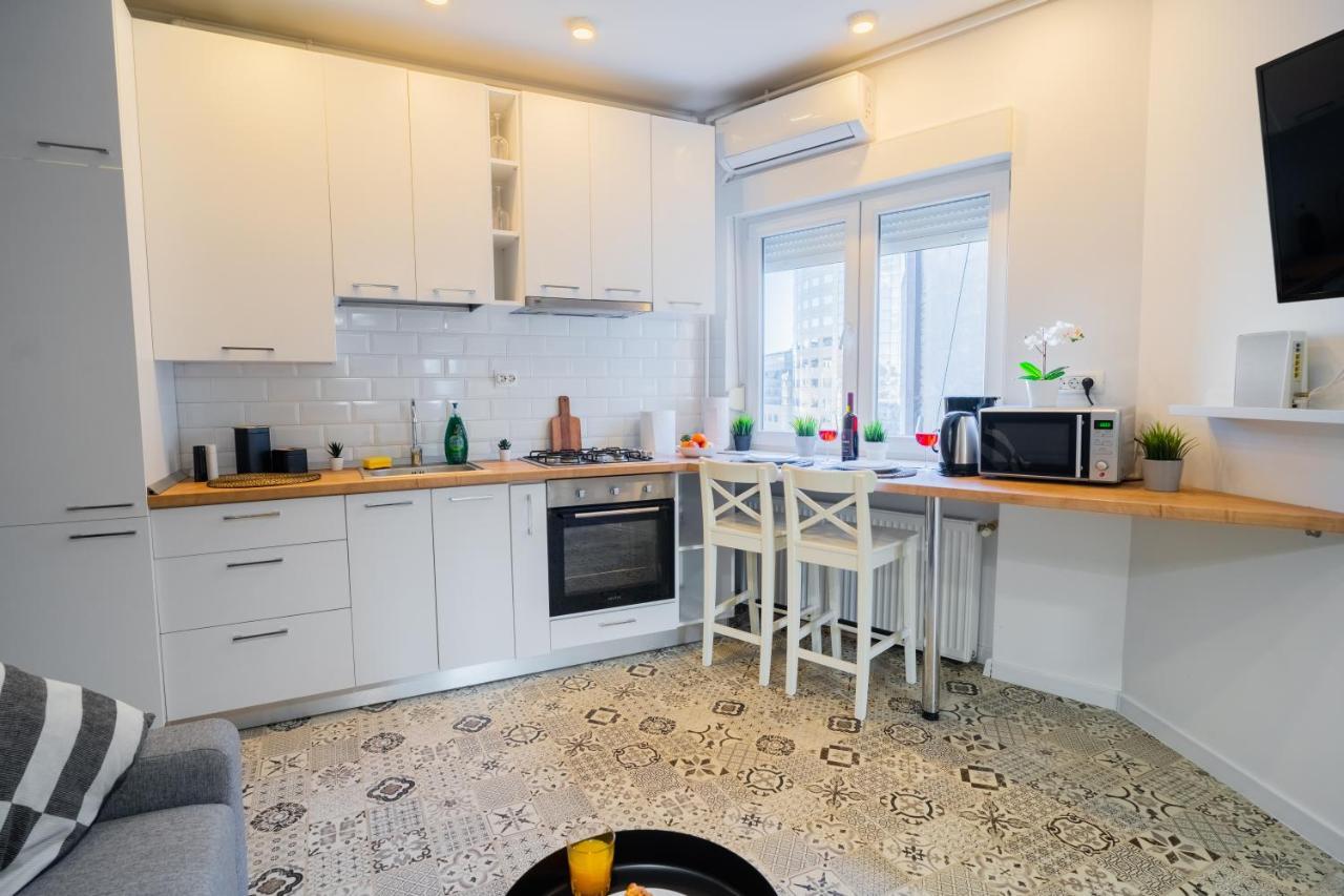 One Bedroom Flat In Bucharest'S Historic District Eksteriør billede